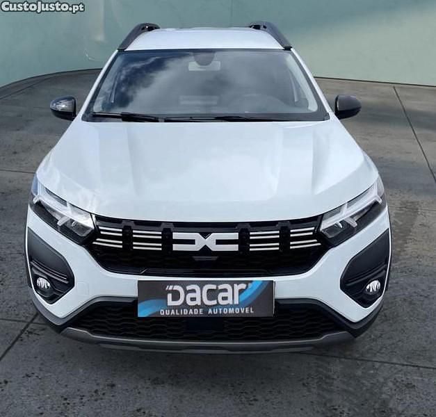 Branco Usado 2022 Dacia Jogger Comfort Monovolume | € 16.699 (Preço justo) - Imagem 1/1
