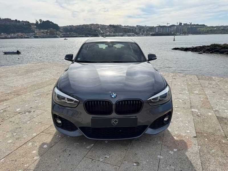 Cinzento Usado 2018 BMW 120 Citadino | € 22.000 (Super Preço) - Imagem 1/4