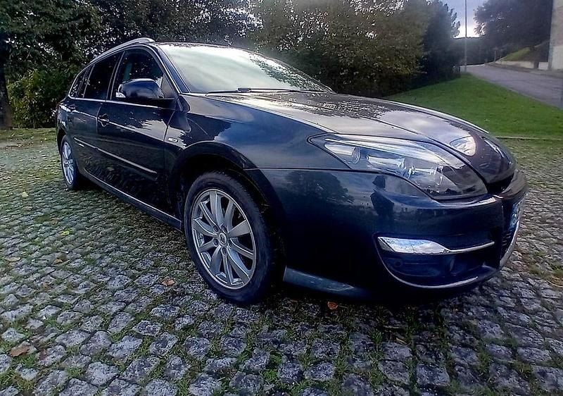 Usado 2012 Renault Laguna III Bose Edition Sedan | € 4.750 (Bom preço) - Imagem 1/4