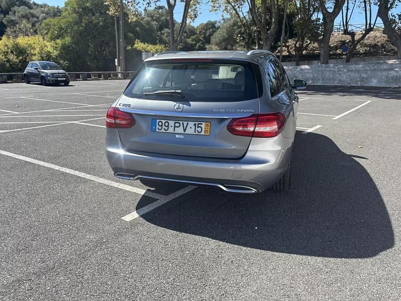 Usado Mercedes C300 231 HP (169 kW) 2015 Cinza escuro Carrinha