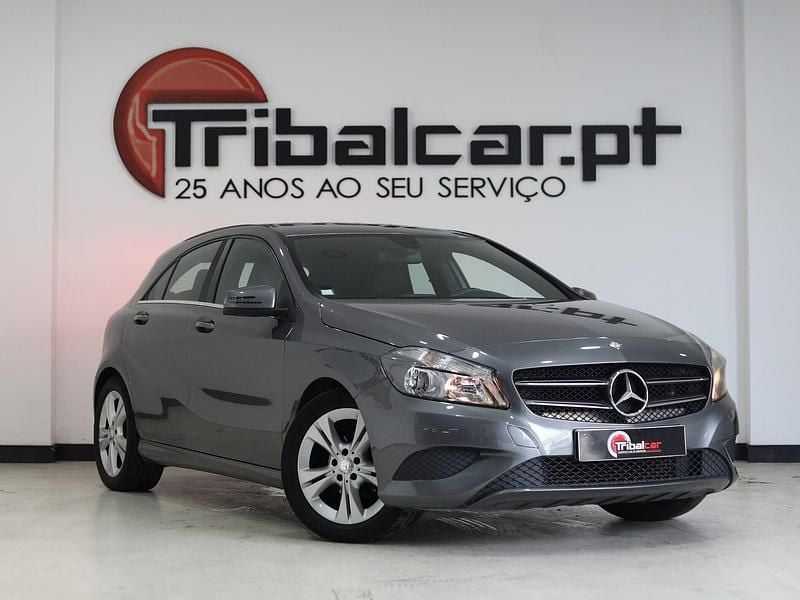 Usado Mercedes A160 90 HP (66 kW) 2014 Cinza