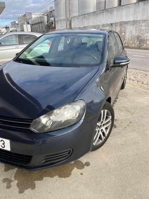 Azul Usado 2008 VW Golf VI Citadino | € 5.000 - Imagem 1/4