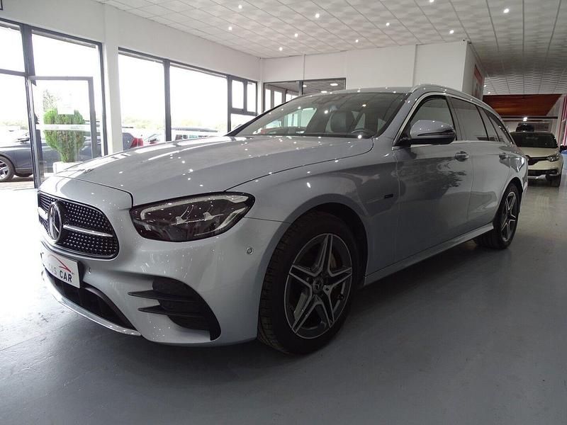 Usado Mercedes E300 AMG line 306 HP (225 kW) 2021 Cinza Sedan