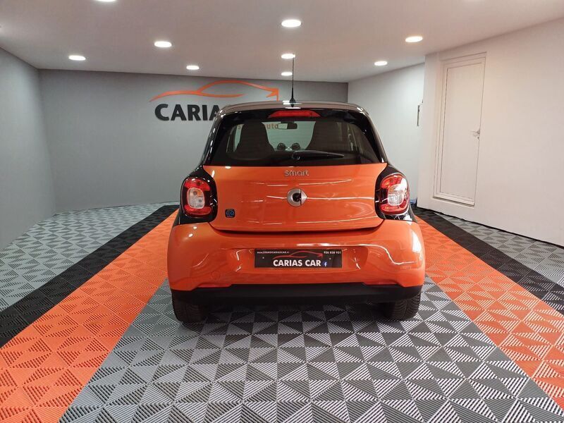 Usado Smart ForFour Electric Drive 60 kW (82 HP) 2022 Laranja