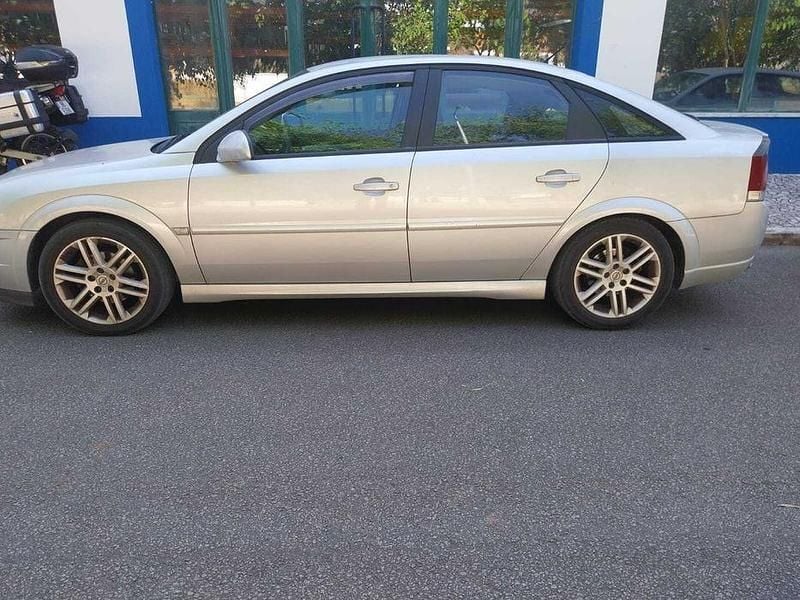Usado 2005 Opel Vectra GTS Sedan | € 3.650 - Imagem 1/4