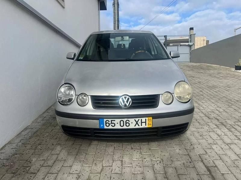 Cinzento Usado 2004 VW Polo Basis | € 1.500 (Super Preço) - Imagem 1/4