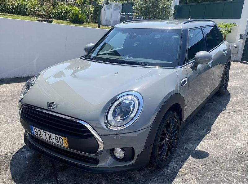 Cinzento Usado 2017 Mini Clubman Carrinha | € 15.250 - Imagem 1/4