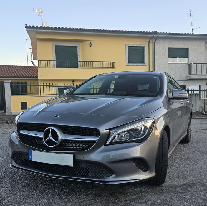 Usado 2018 Mercedes CLA180 Shooting Brake Carrinha | € 22.500 - Imagem 1/4