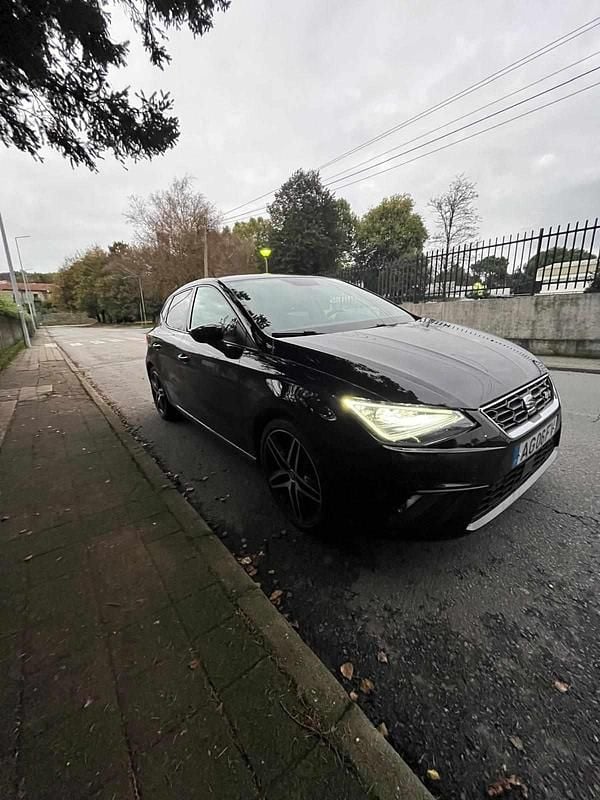 Preto Usado 2021 Seat Ibiza Citadino | € 16.250 (Preço justo) - Imagem 1/4