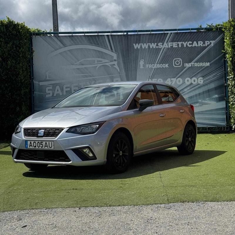 Cinzento Usado 2022 Seat Ibiza Citadino | € 15.750 (Preço justo) - Imagem 1/4