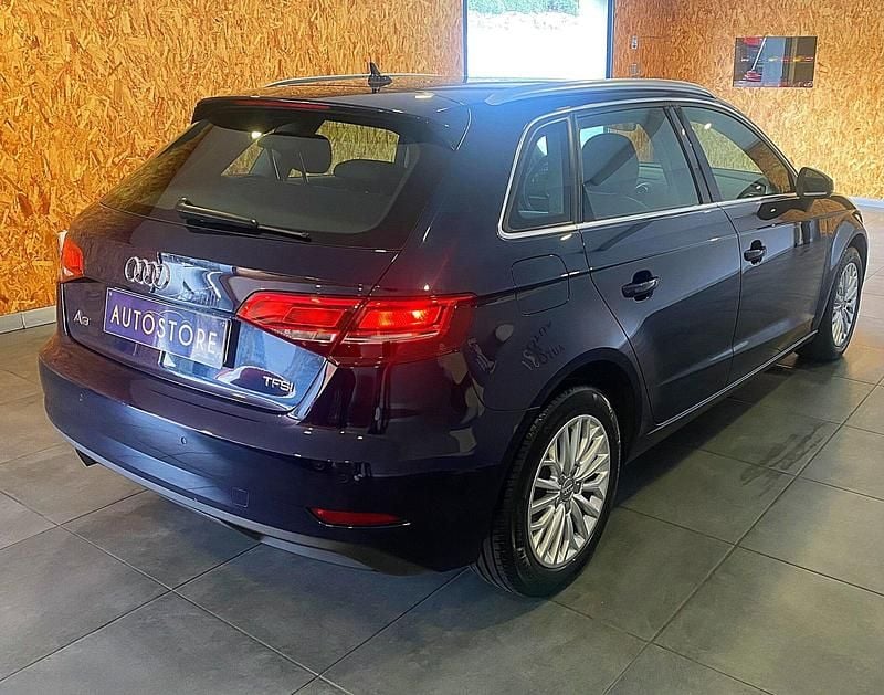 Usado Audi A3 Design 116 HP (85 kW) 2017 Azul Carrinha