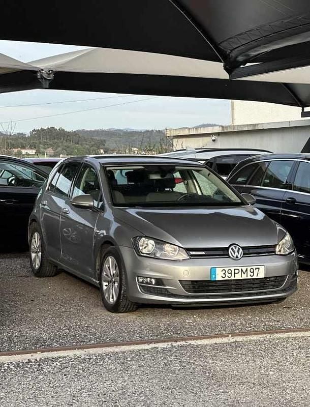 Cinzento Usado 2017 VW Golf VII Citadino | € 14.900 (Bom preço) - Imagem 1/4