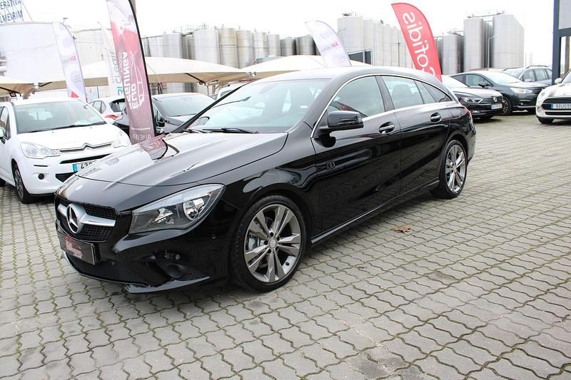 Preto Usado 2016 Mercedes CLA180 Urban Sedan | € 18.900 (Preço justo) - Imagem 1/4