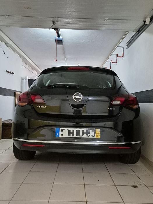 Usado 2015 Opel Astra Sedan | € 9.200 (Preço justo) - Imagem 1/4