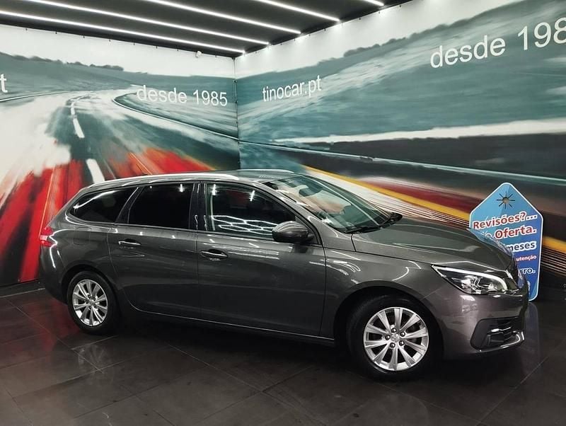 Usado Peugeot 308 SW 130 HP (95 kW) 2019 Cinzento Carrinha