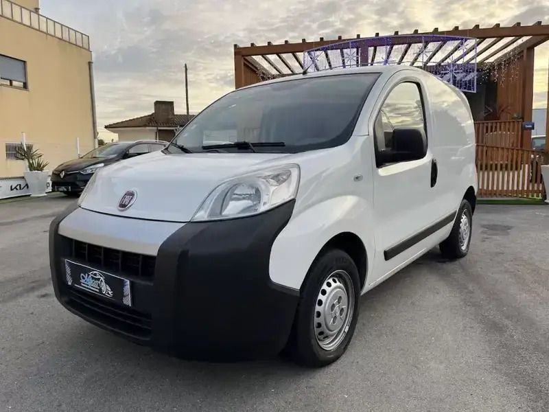 Branco Usado 2016 Fiat Fiorino Van | € 7.450 (Caro) - Imagem 1/4