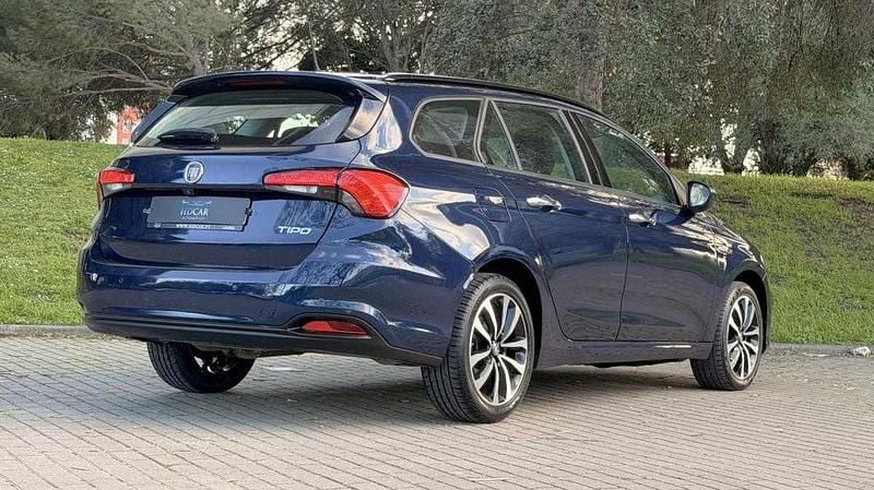 Usado Fiat Tipo Wagon 120 HP (88 kW) 2017 Azul Carrinha