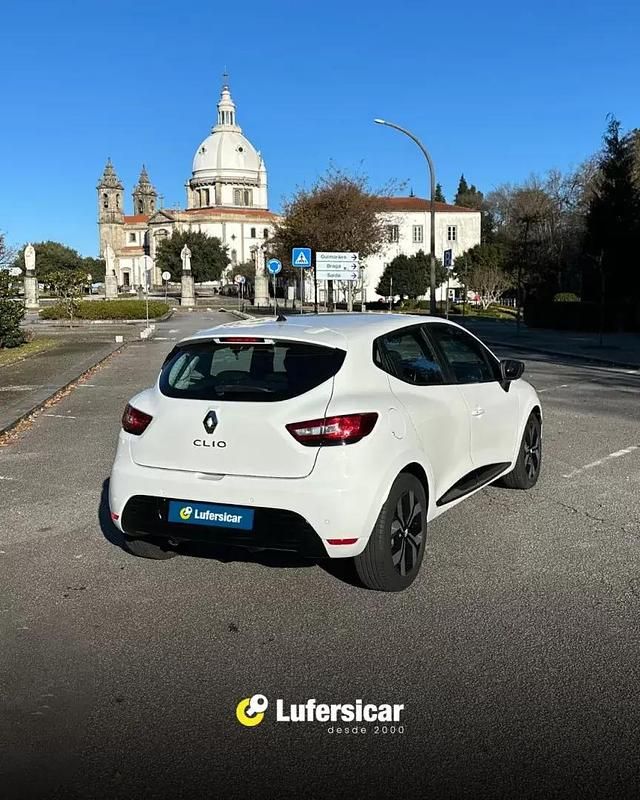 Usado Renault Clio IV Collection 90 HP (66 kW) 2017 Branco