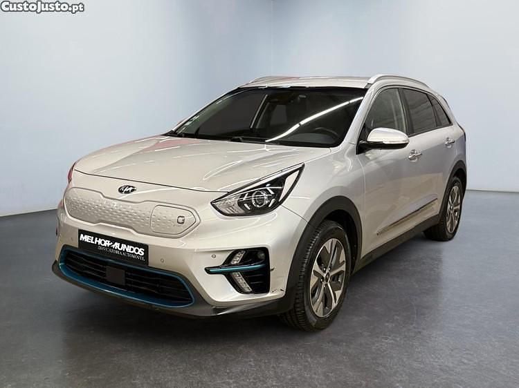 Cinza Usado 2021 Kia e-Niro SUV | € 20.990 (Bom preço) - Imagem 1/1