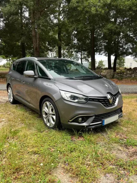 Usado Renault Grand Scénic IV Dynamique 110 HP (80 kW) 2018 Cinza Monovolume