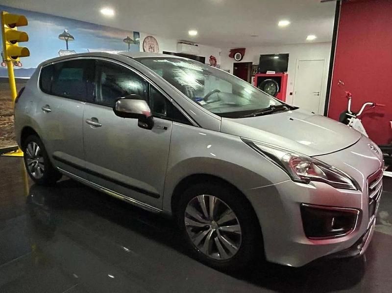 Usado Peugeot 3008 Allure 115 HP (84 kW) 2014 Cinza prata Monovolume