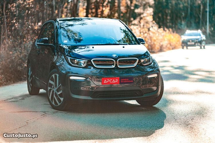 Azul Usado 2018 BMW i3 Comfort Edition Citadino | € 25.000 - Imagem 1/1