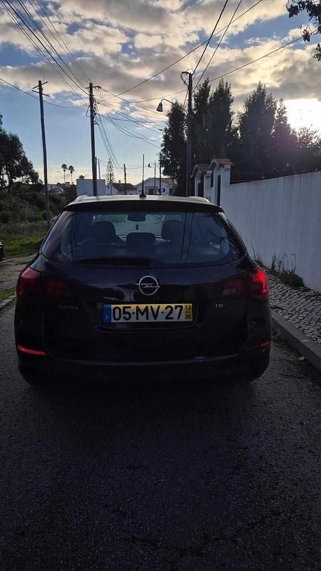Preto Usado 2012 Opel Astra Carrinha | € 6.000 (Preço justo) - Imagem 1/2