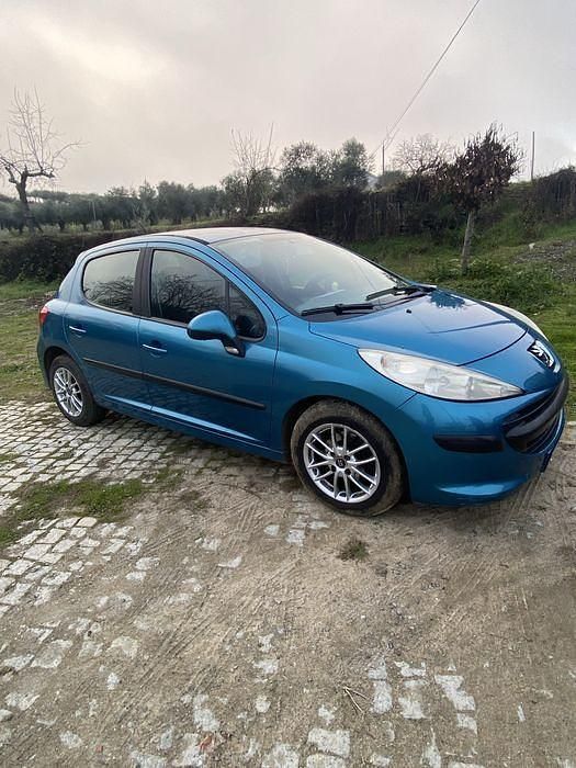 Usado 2007 Peugeot 207 Sedan | € 3.500 - Imagem 1/2