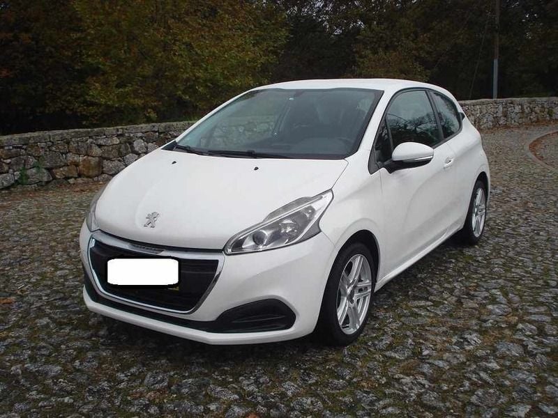Branco Usado 2016 Peugeot 208 Access Citadino | € 9.500 (Preço justo) - Imagem 1/4