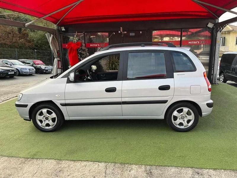 Usado Hyundai Matrix 103 HP (75 kW) 2002 Cinzento Monovolume