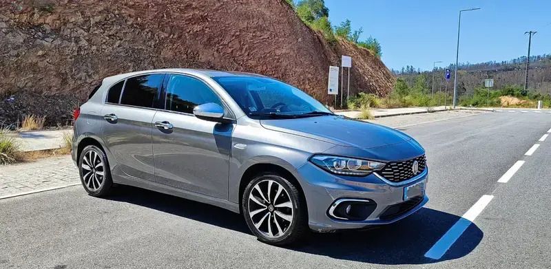 Cinza Usado 2018 Fiat Tipo Lounge Sedan | € 11.990 (Preço justo) - Imagem 1/4