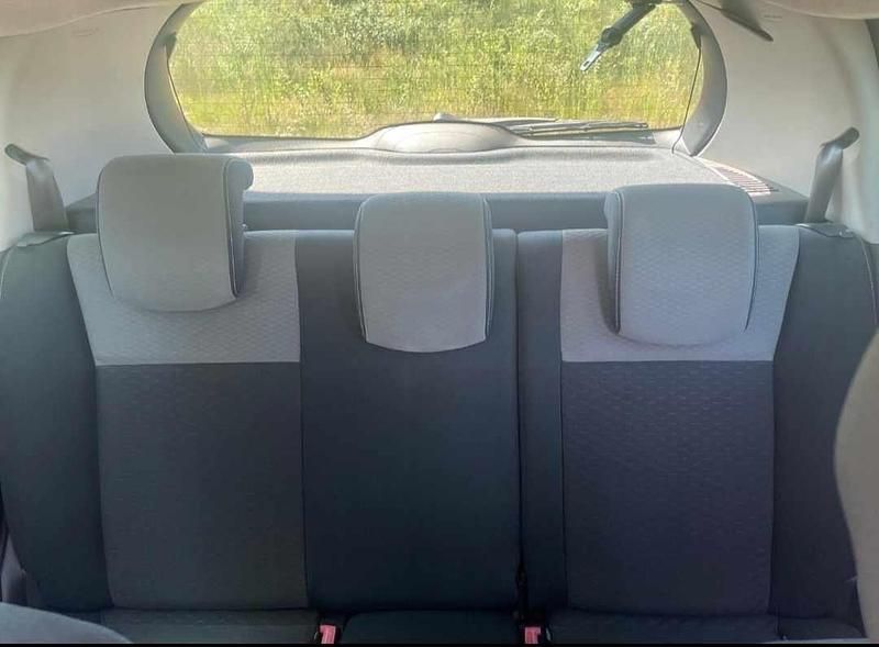 Usado Renault Clio II 75 HP (55 kW) 2009 Preto Citadino