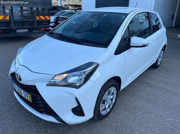 Branco Usado 2019 Toyota Yaris Van | € 5.450 - Imagem 1/1