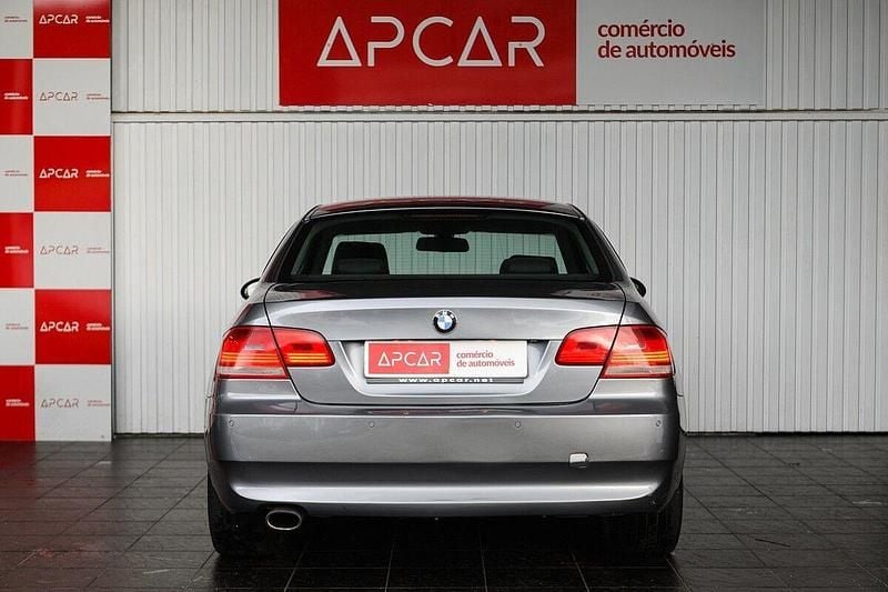 Usado BMW 320 177 HP (130 kW) 2007 Cinza Coupé