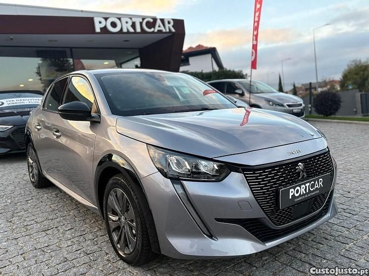 Usado Peugeot e-208 Allure 100 kW (136 HP) 2023 Cinza Citadino