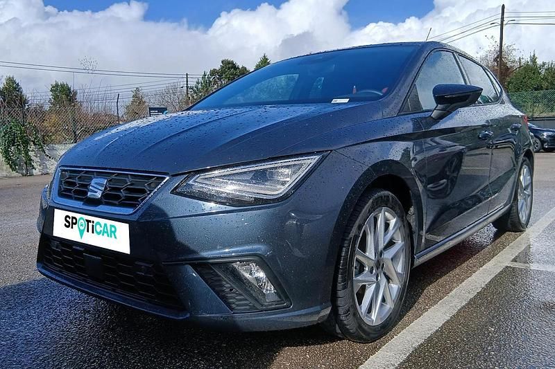 Usado Seat Ibiza FR 110 HP (80 kW) 2025 Cinzento Citadino