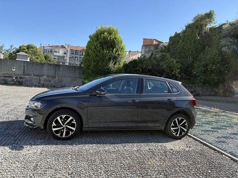 Usado 2019 VW Polo Sedan | € 13.950 (Preço elevado) - Imagem 1/4
