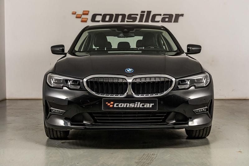 Usado BMW 320e Luxury Line 204 HP (150 kW) 2022 Preto Sedan