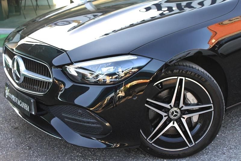 Usado Mercedes C300 313 HP (230 kW) 2023 Preto Sedan