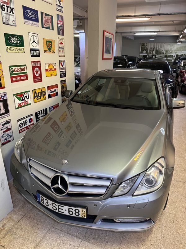 Usado Mercedes E220 Elegance 170 HP (125 kW) 2012 Cinza Coupé