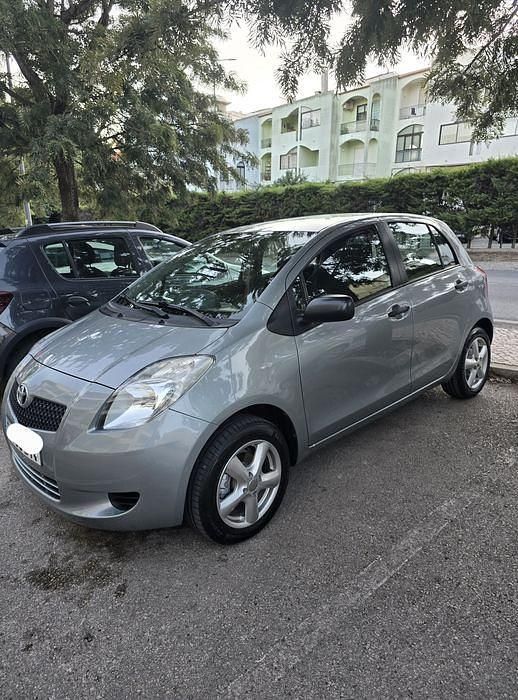 Usado 2009 Toyota Yaris Sedan | € 4.900 (Bom preço) - Imagem 1/4