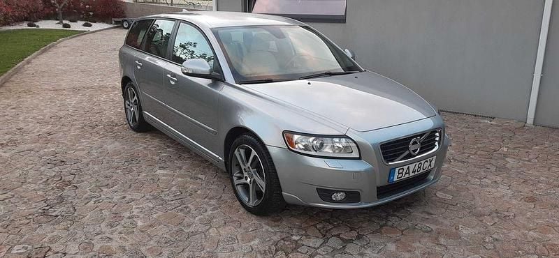 Usado 2011 Volvo V50 Carrinha | € 6.250 (Preço justo) - Imagem 1/4