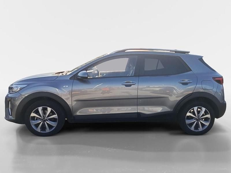 Usado Kia Stonic 84 HP (61 kW) 2024 Cinza SUV