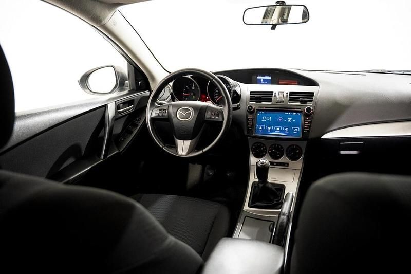 Usado Mazda 3 Exclusive 115 HP (84 kW) 2011 Preto Sedan