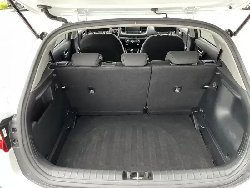 Usado Kia Stonic 84 HP (61 kW) 2024 Branco SUV