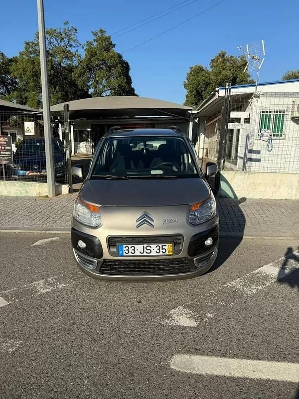 Usado Citroën C3 Picasso 84 HP (61 kW) 2010 Cinzento Monovolume