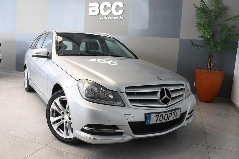 Usado Mercedes C200 Avantgarde 136 HP (100 kW) 2014 Cinza Carrinha