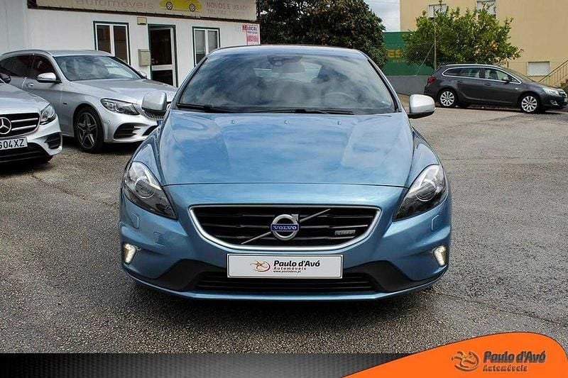 Azul Usado 2015 Volvo V40 R-Design Carrinha | € 12.900 (Preço justo) - Imagem 1/1
