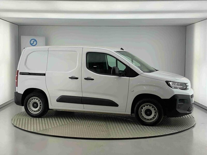 Branco Usado 2024 Peugeot Partner Monovolume | € 20.490 (Preço elevado) - Imagem 1/4