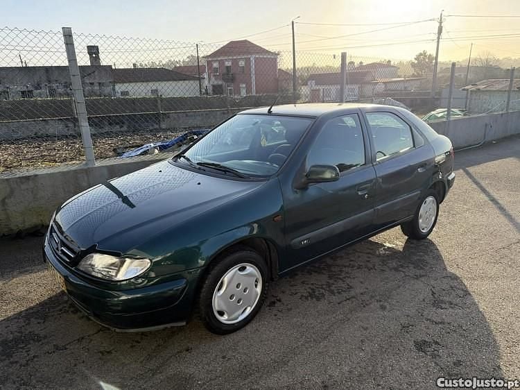 Usado Citroën Xsara 70 HP (51 kW) 1998 Verde Sedan